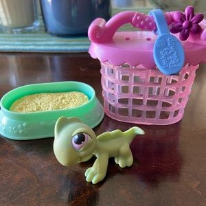 Littlest Pet Shop LPS #29 Pale Green Iguana
